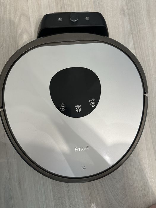 Продам робот пылесос Fmart