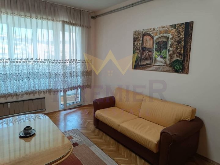 Дава се под наем Тристаен апартамент в Варна, Възраждане 1 - 90 кв.м за 612 € - Снимка #6