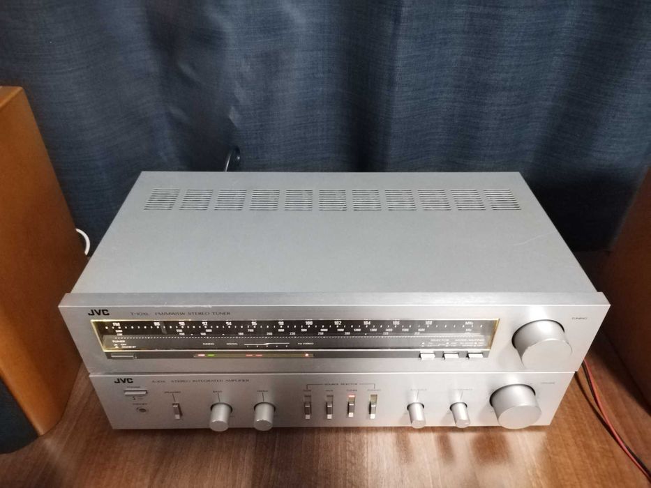 Amplificator si radio JVC