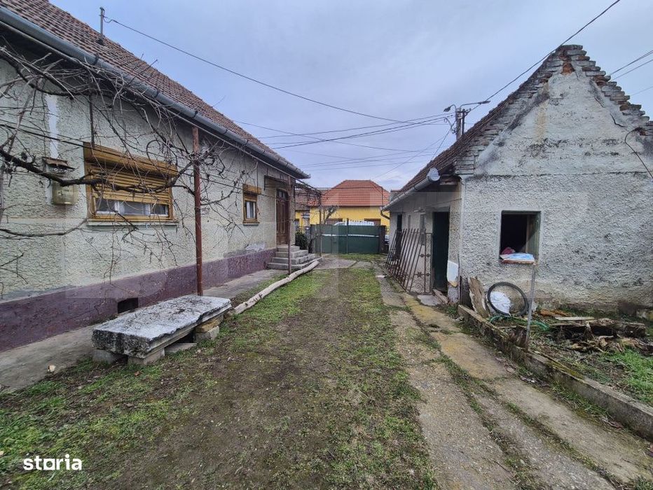 Teren 1651 mp cu casa si anexe – oportunitate investitie, zona Barab