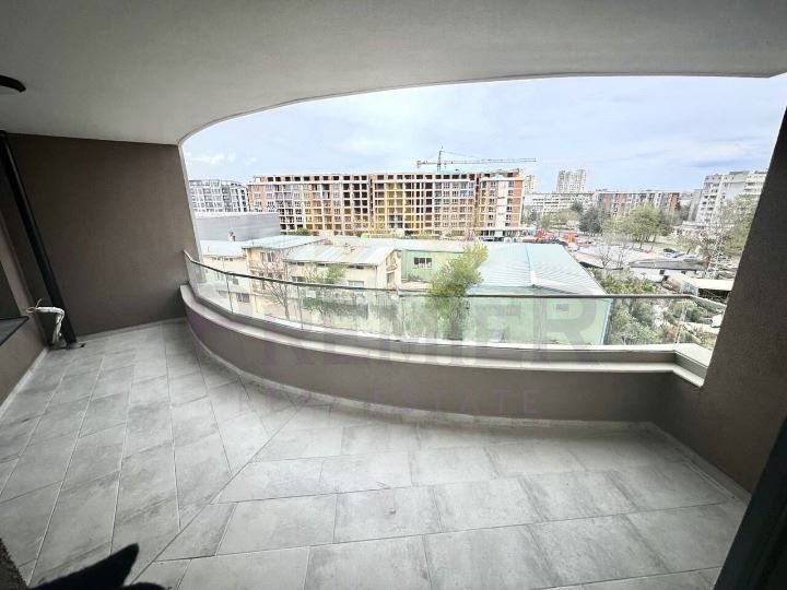 Продава се Тристаен апартамент в Бургас, Славейков - 120 кв.м за 1725 €/кв.м - Снимка #5