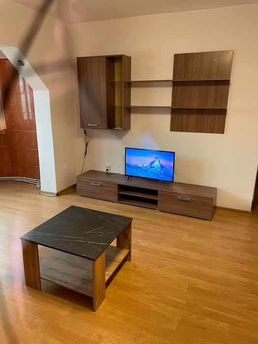 Apartament cu 4 camere de inchiriat
