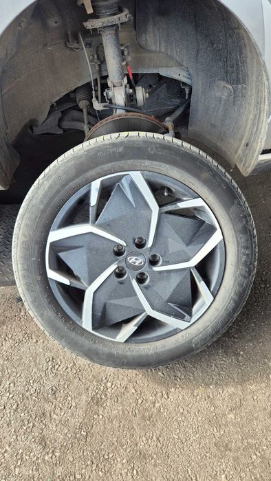 Продавам 4 броя летни гуми втора ръка Michelin Primacy 4 235/55/R19