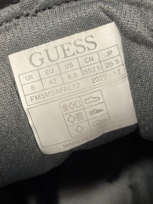 Продавам маратонки Guess