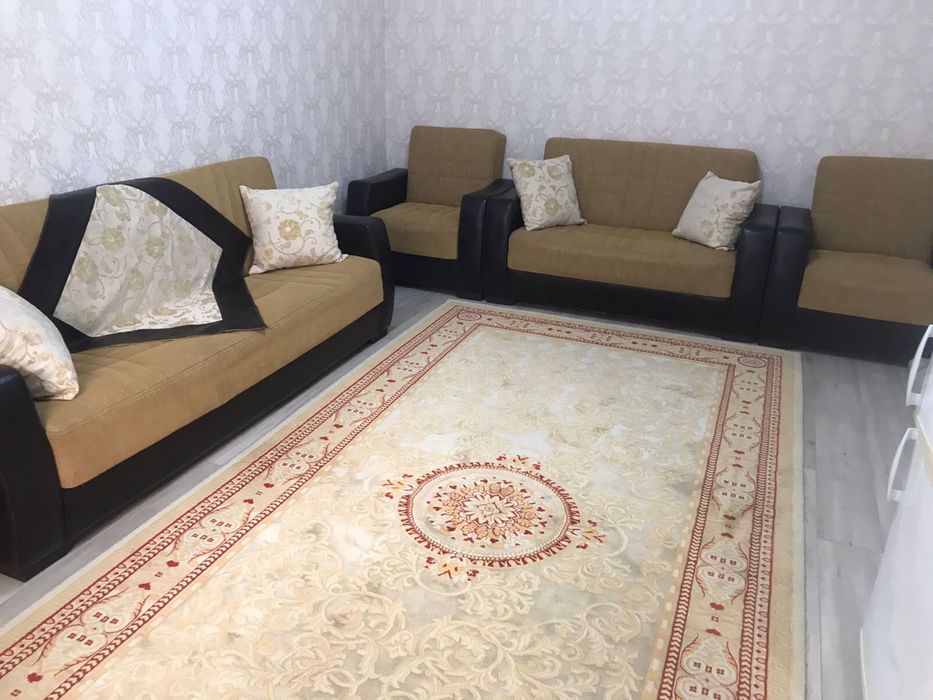 Отличный Диван и кресла