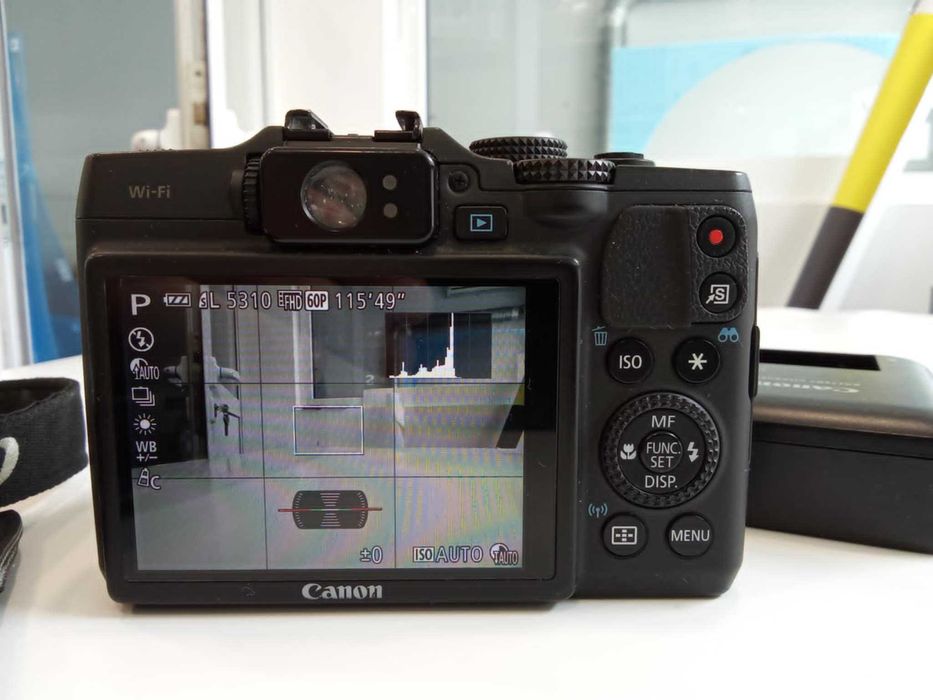 Продавам Canon G16
