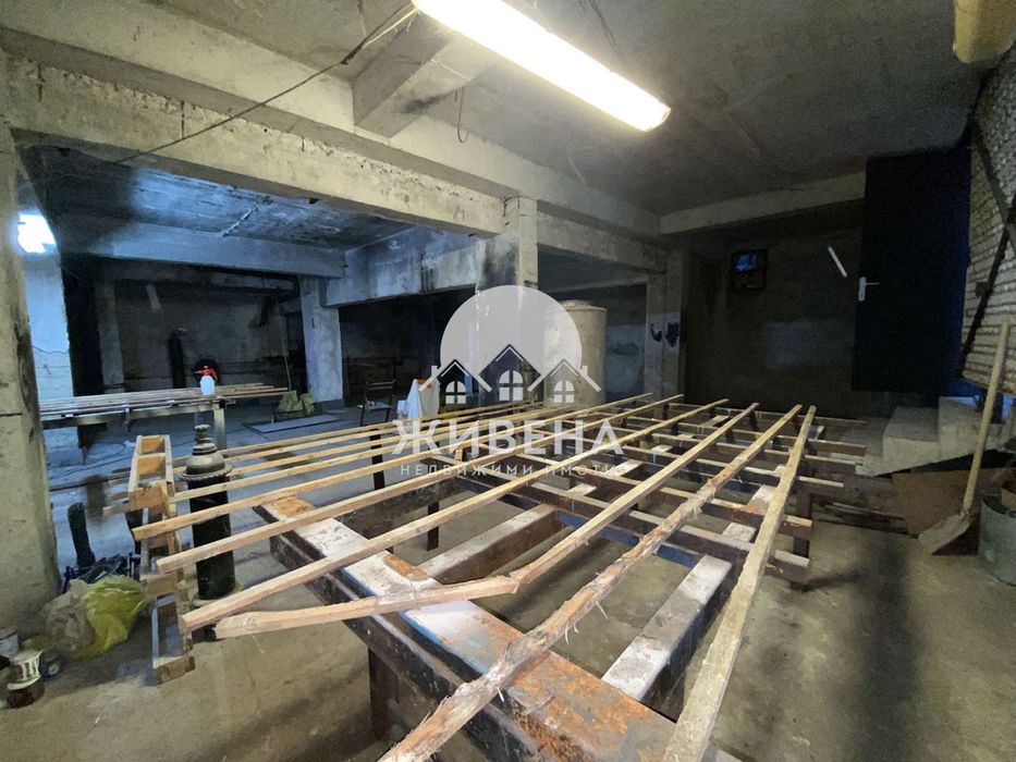 Заведение в центъра на Варна - 296 кв.м, бул. Владислав Варненчик