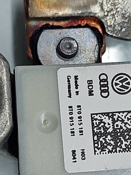 Borna baterie (-) AUDI A4 (8K2, B8) [Fabr 2008-2015] 8T0915181
