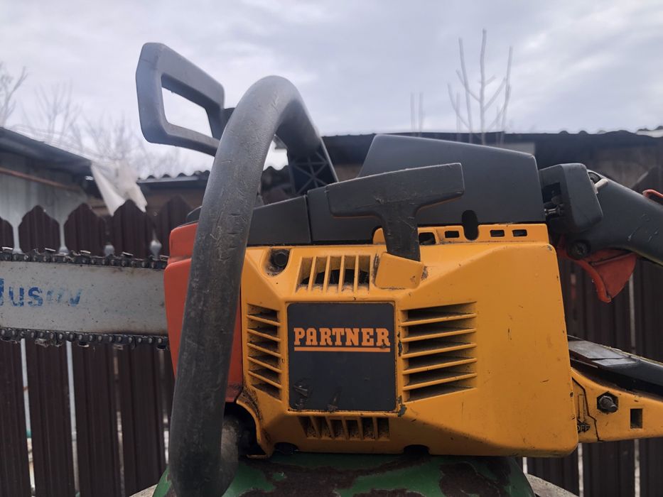 Drujba Husqvarna 33 fabricatie canada