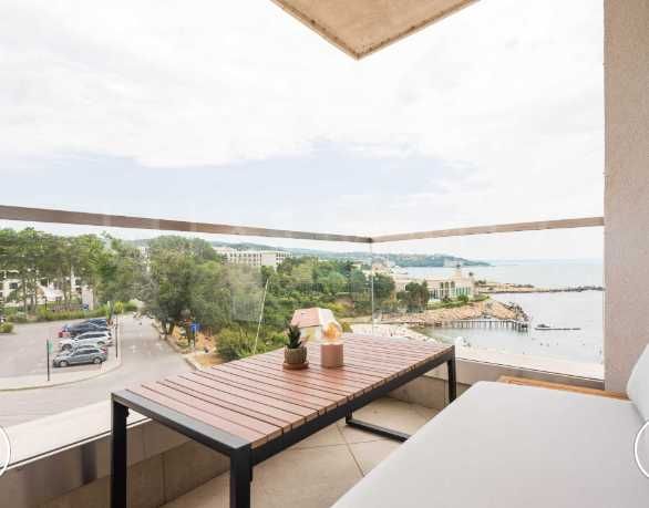 Дава се под наем Двустаен апартамент в к.к. Св.Св. Константин и Елена - 93 кв.м за 1500 € - Снимка #4