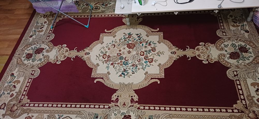 Ковры хорошие за 5,к