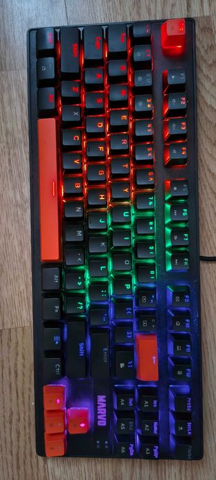 Tastatura este în stare excelentă