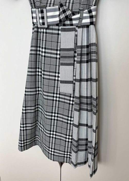 Reserved стилна дамска рокля на каре с колан