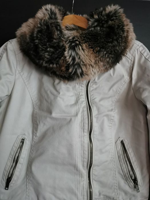 Дамско бежово яке