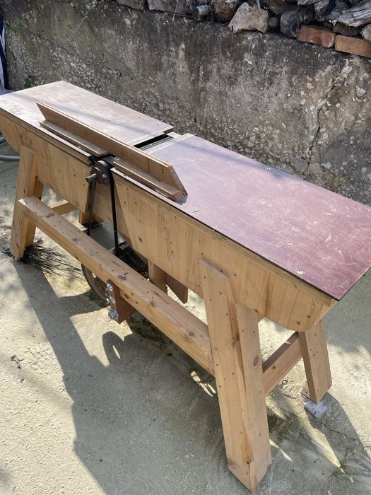 Абрихт дървообработваща машина