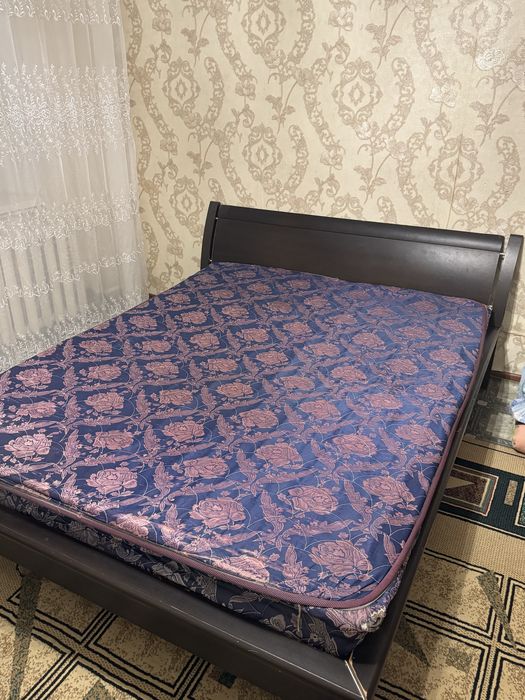 Спальный кровать