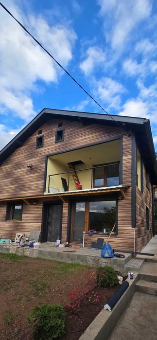 Стенен панел с модерна визия на дървена ламперия