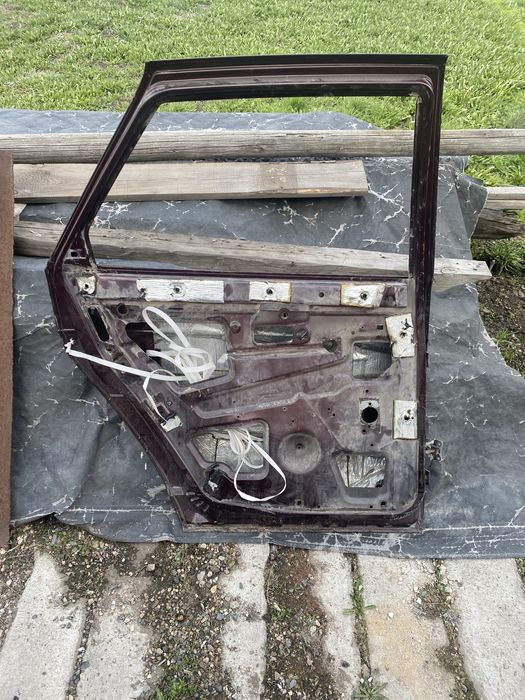 Задняя дверь приора 2