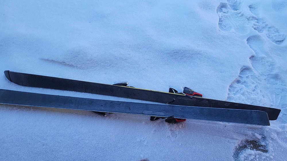 de vanzare schiuri lungimea 138 cm