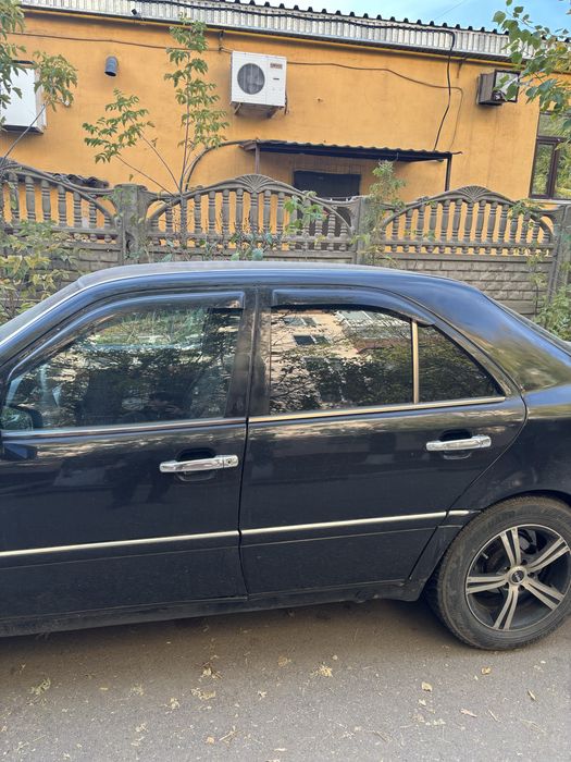 Мерседес с220 продается