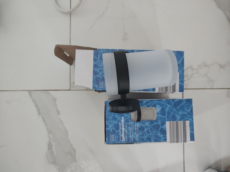 НОВИ! Дозатор/и за течен сапун, сапунерка черно бели