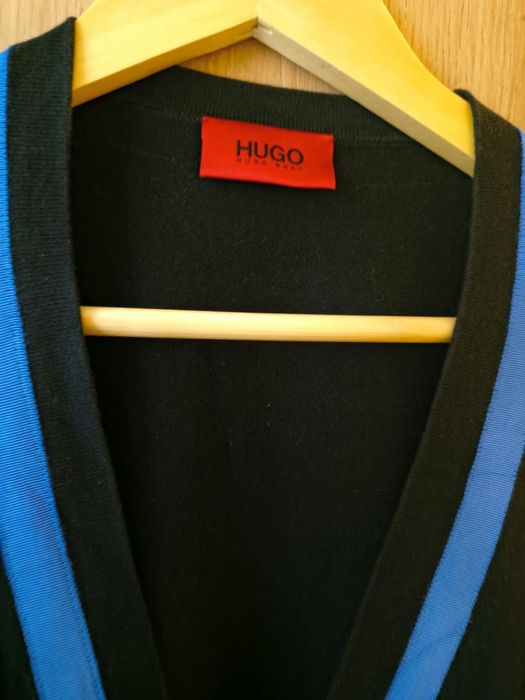 Оригинална жилетка-"Huggo Boss"