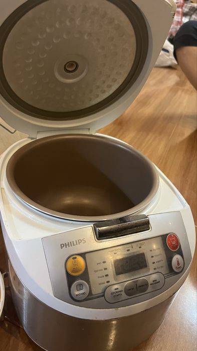 Продаю Мультиварку срочно! не дорого!