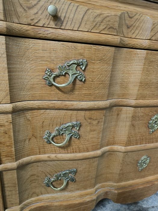 Дъбово писалище с надстройка с оловен витраж