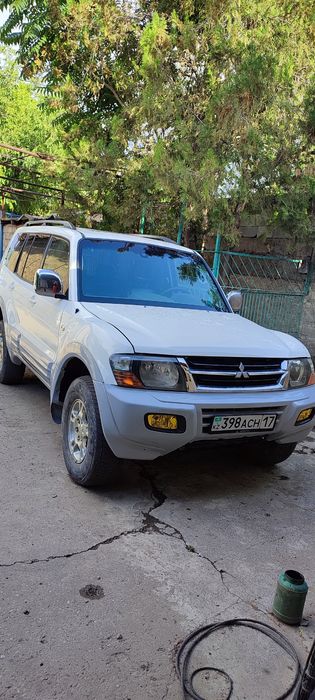 Митсубиси Паджеро 2001 год
