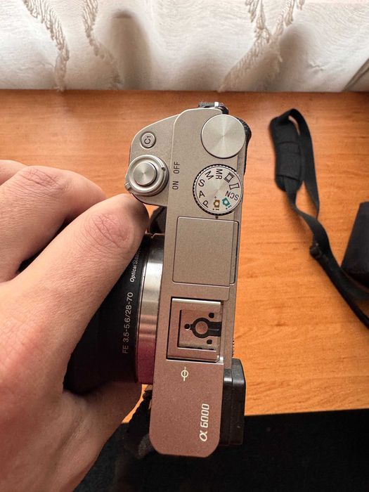 Фотоапатат Sony A6000 + Sony 28-70mm OSS + чанта – комплект