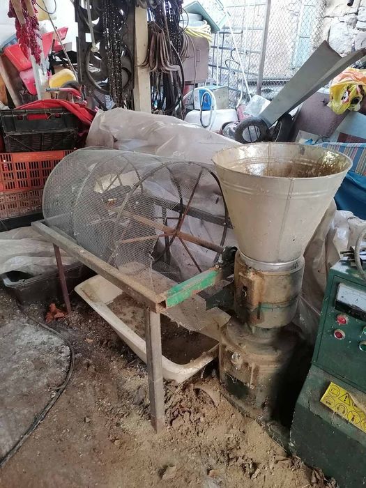 Машина за пелети