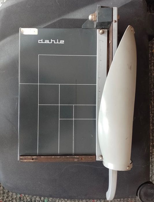 Гилотина за хартия Dahle.