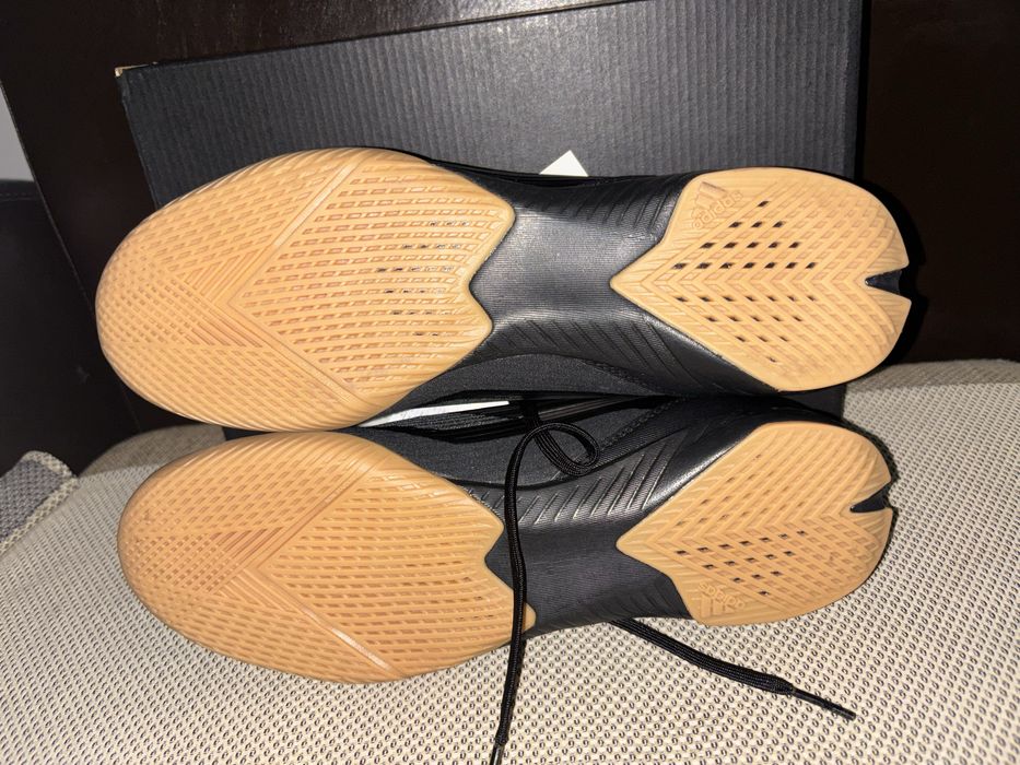 Нови футболни обувки за зала Adidas f50 league in