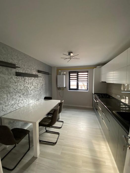 Inchiriez apartament cu 2 camere