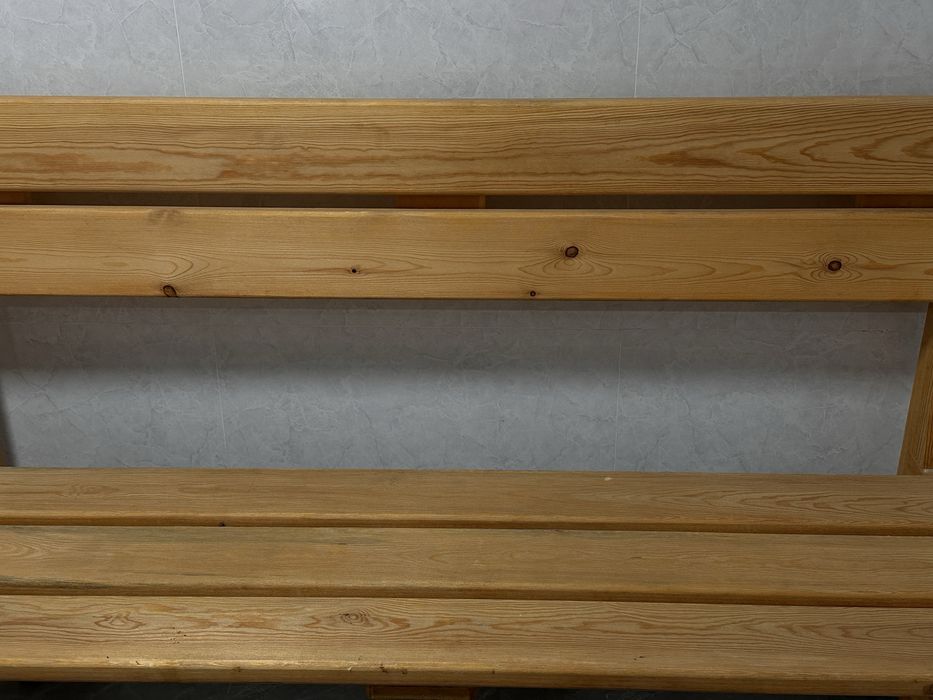 Продам деревянный стол со скамейкой