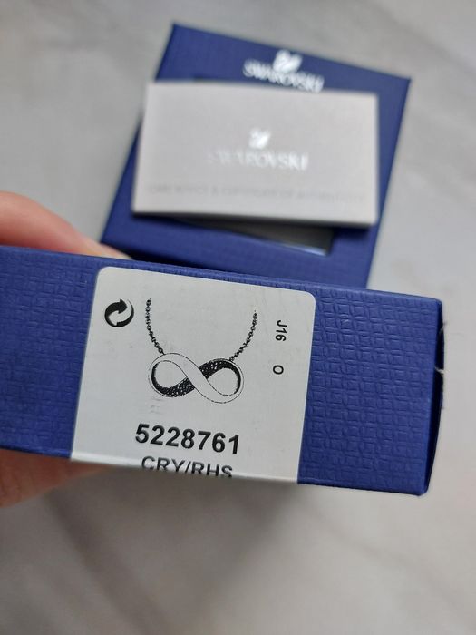 Оригинални колие Сваровки Swarovski с кристали