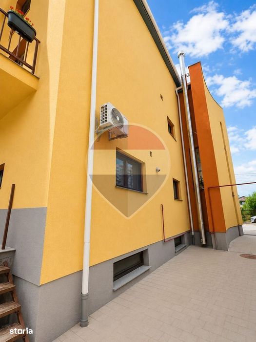 Casă / Vilă cu 12 camere de închiriat în zona Fundeni