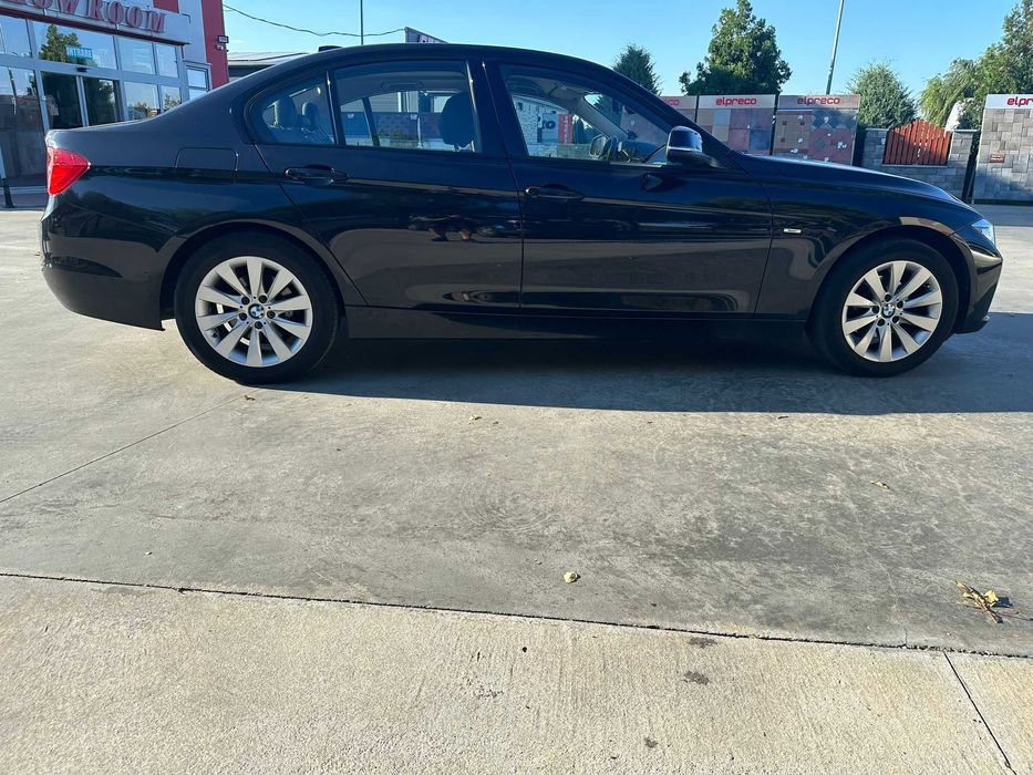 Dezmembrez piese BMW F30 F31 2.0 d 3.0 d  320d 318d 330d