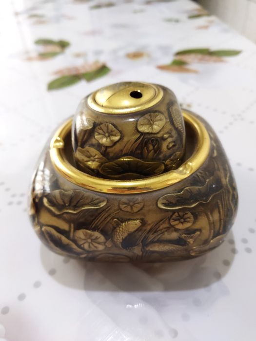 Пепельница и зажигалка