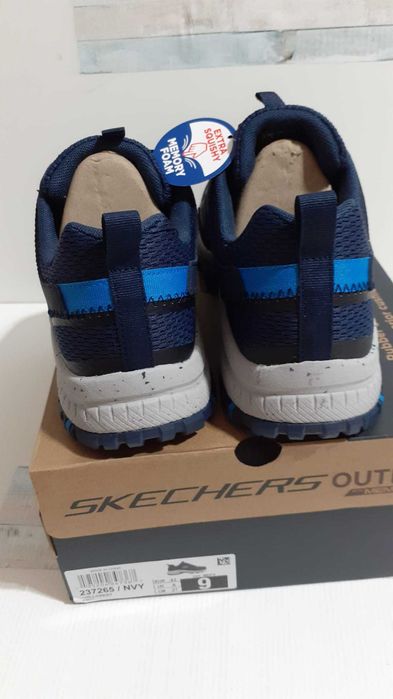 Skechers outdoor marimea 42 noi in cutie