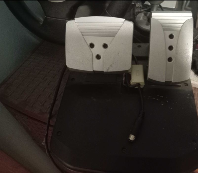 Волан със педали за плейстешан 2 и компюутар