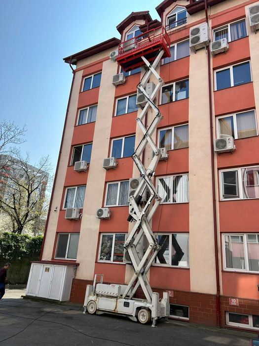 Nacele de inchiriat, foarfeca sau brat de santier