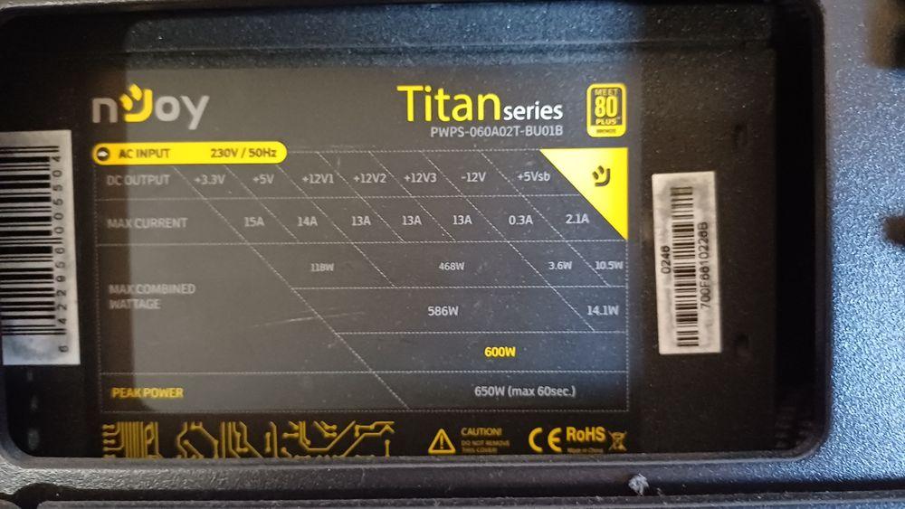 Vand Pc pe Componente Ryzen 5  Rami Corsair DDR4 16GB SSD NVME M2 1TB Carcasa Aqirys Canopus