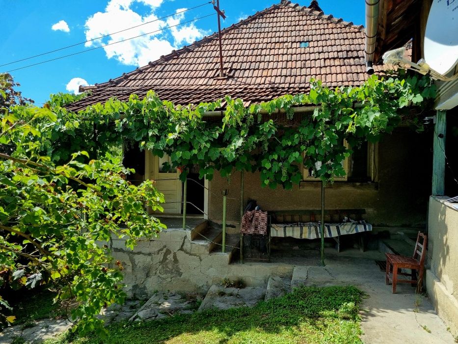 Casa + teren de vânzare în jud. Hunedoara, comuna Blăjeni, sat Sălătruc