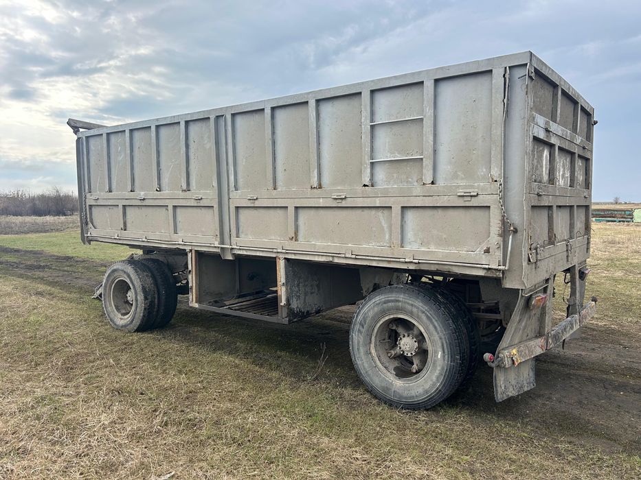 Продам бортовой прицеп 6.20 камаз
