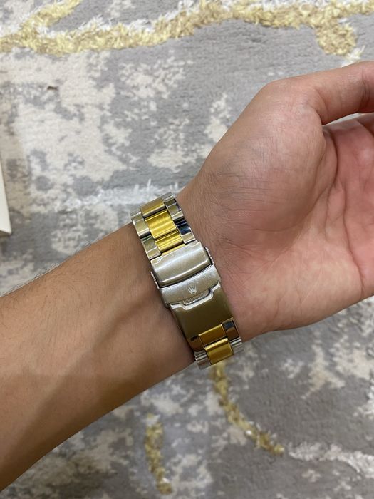 Rolex qo‘l soati sotiladi