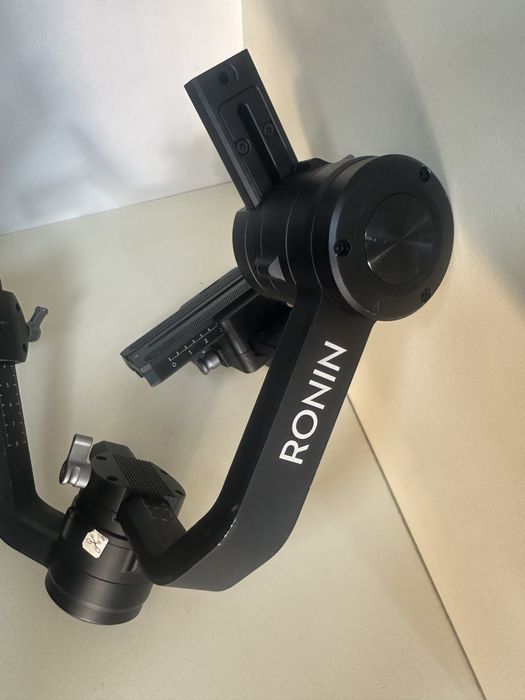 Dji ronin-s стабилизираща стойка за камера