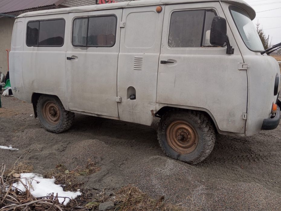 Продам машину уаз буханка