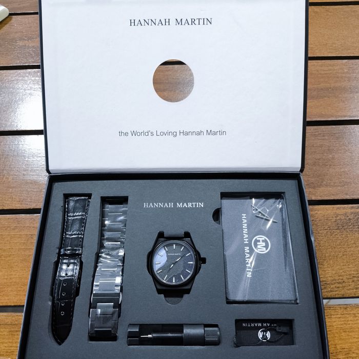 Ръчен часовник Hannah Martin. Пълен комплект