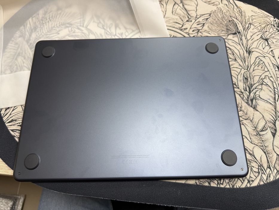 Лаптоп Apple MacBook Air 13,6” M3 (2024) 16/256gb - нов с гаранция